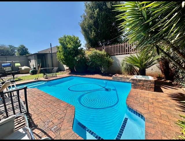 3 BEDROOM HOUSE FOR SALE IN VANDERBIJLPARK CW 1